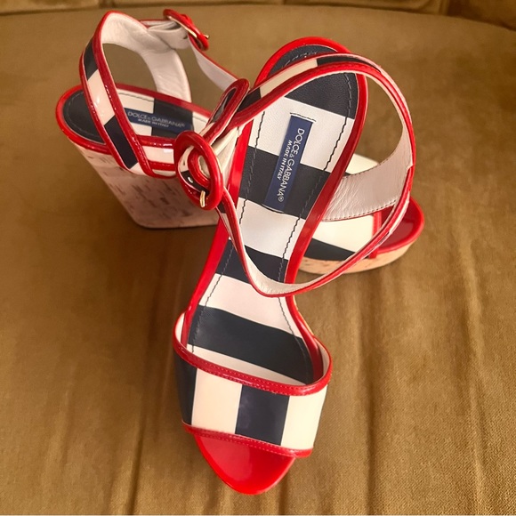 👠👠Dolce&Gabbana Wedge - Picture 12 of 12
